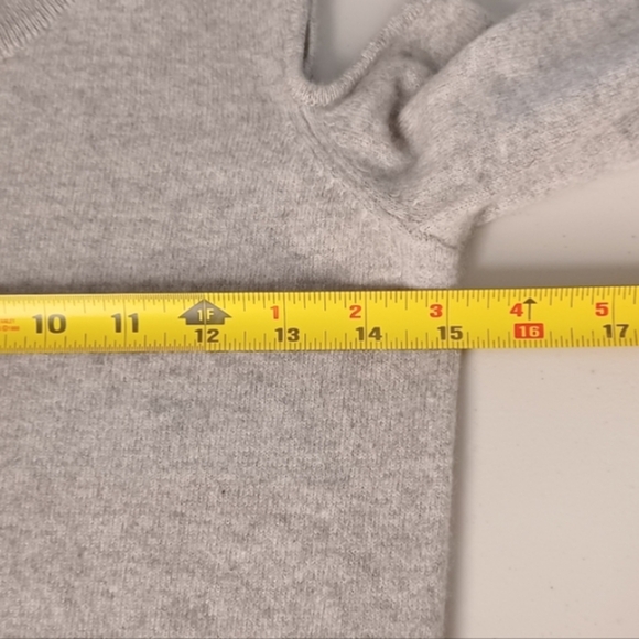 Veronica Beard 100% Cashmere Cold-Shoulder Jumper Sweater - Picture 7 of 11